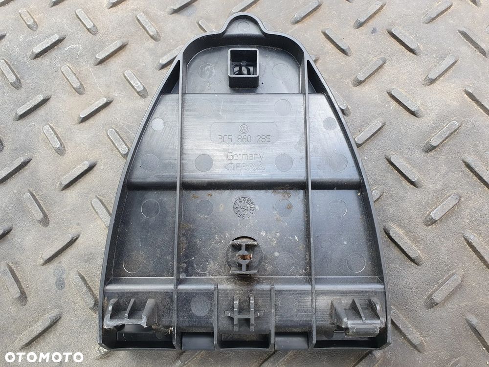 VW PASSAT B6 UCHWYT MOCOWANIE TRÓJKĄTA OSTRZEGAWCZEGO 3C5860285 - 2