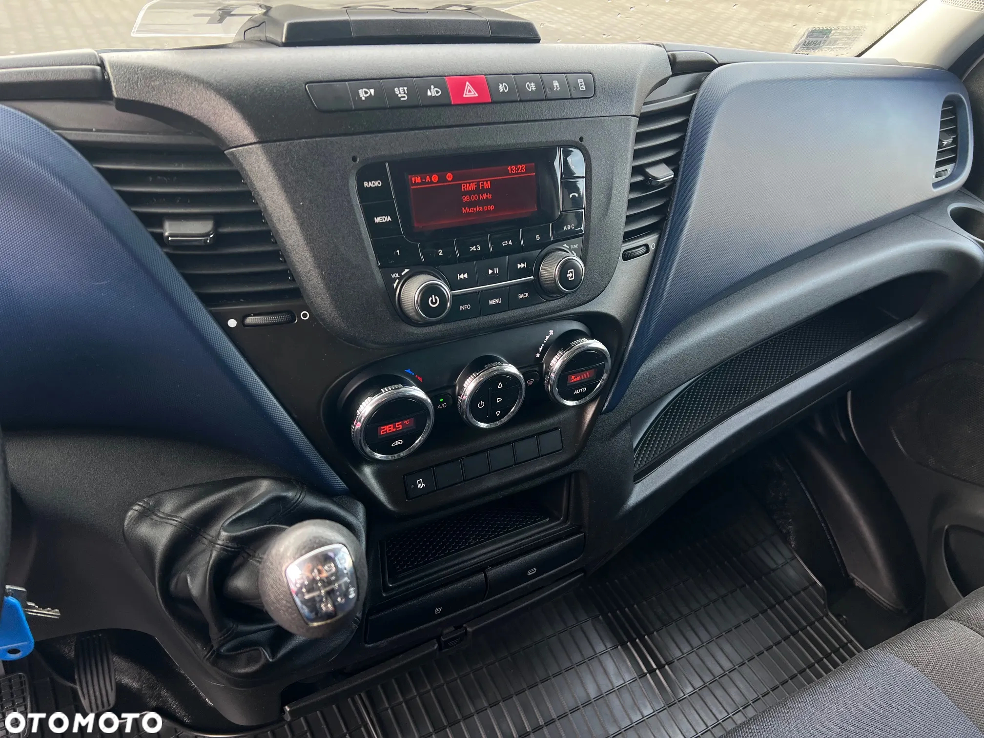 Iveco Daily 50C18 Bliźniaki Kontener Chłodnia/Mroźnia 10ep + 3x Drzwi Salon PL, Jeden Właściciel - 14