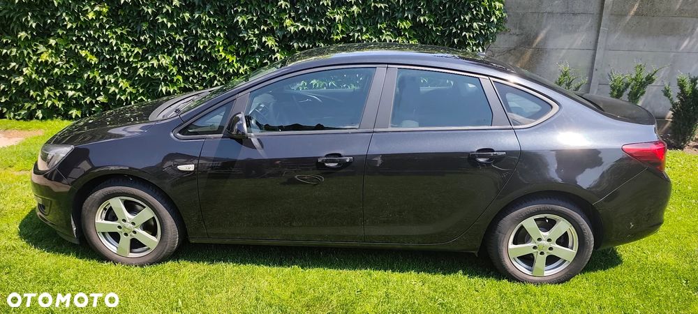 Opel Astra 1.6 Active EU6 - 11