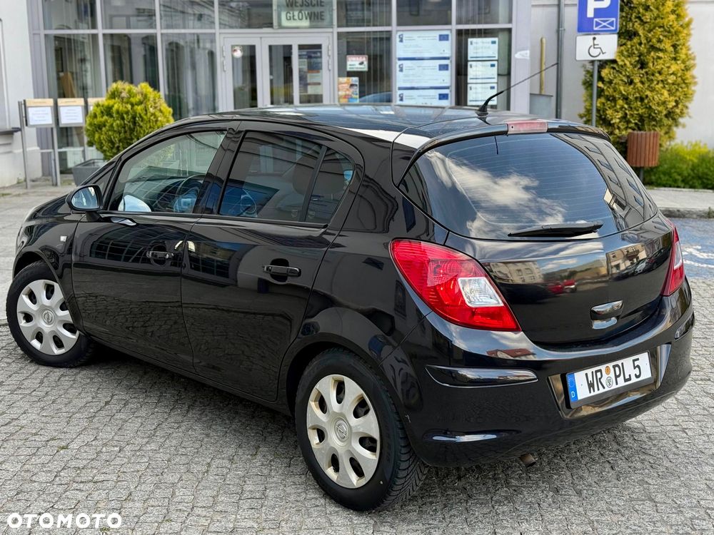 Opel Corsa 1.2 16V Cosmo - 5