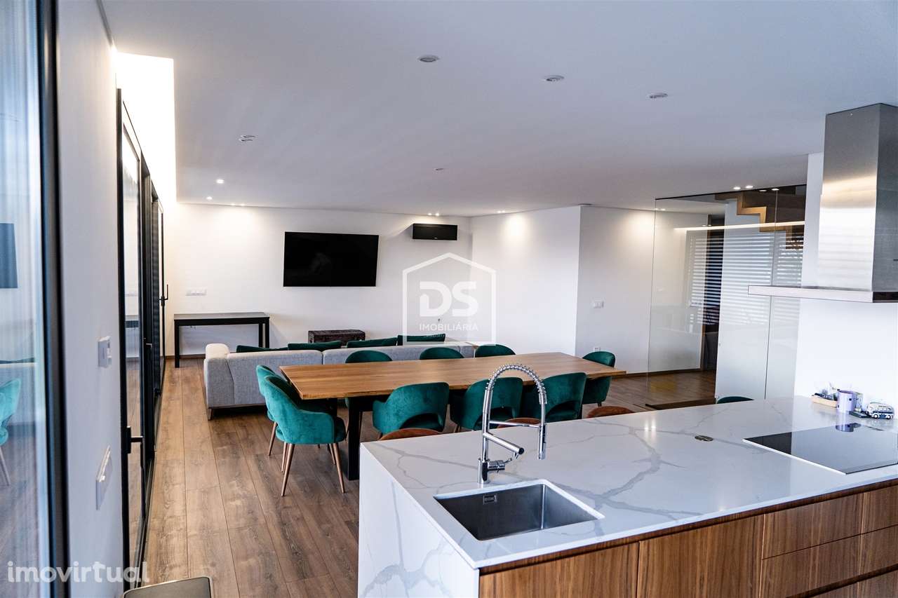 MORADIA DE LUXO T3 + ESCRITORIO - CENTRO DE PAÇOS DE FERREIRA - Grande imagem: 4/33