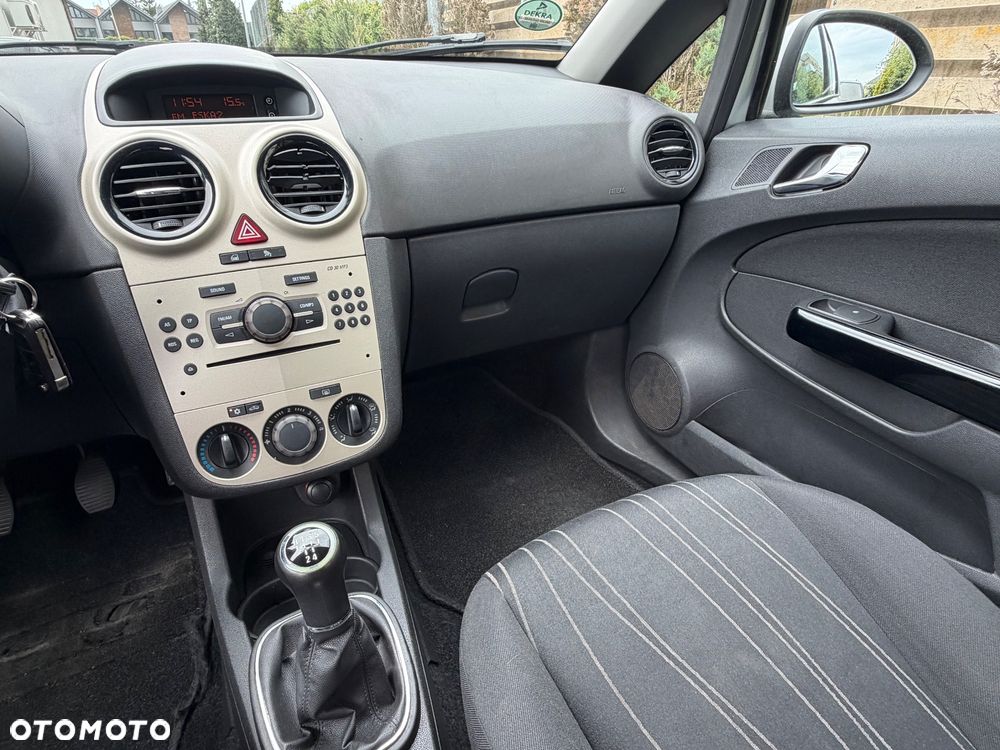 Opel Corsa 1.2 16V Innovation - 16