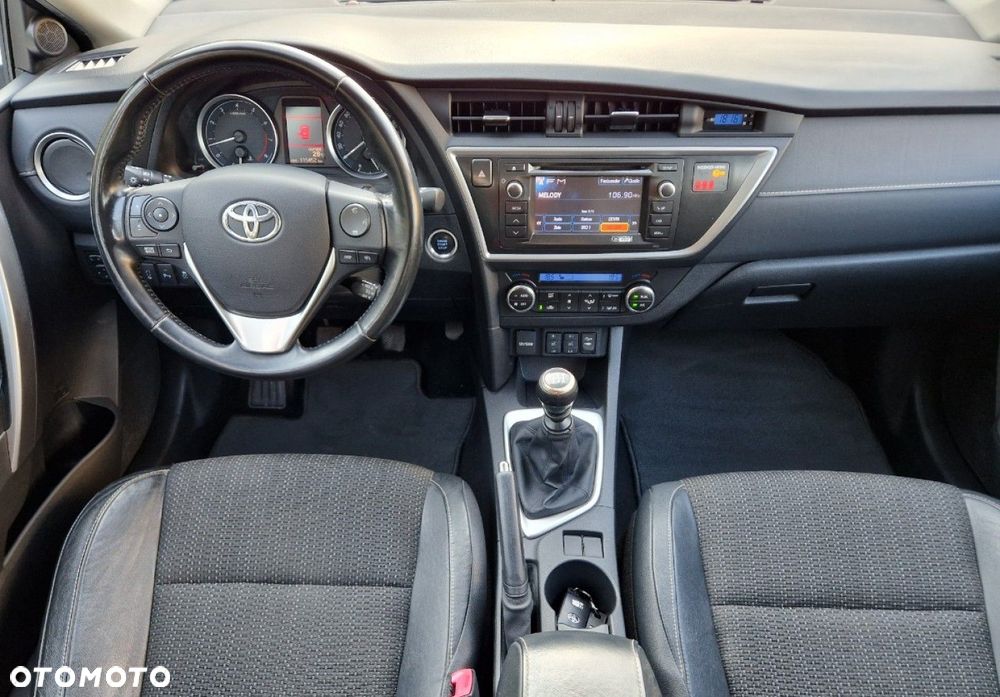 Toyota Auris 1.6 Executive - 30