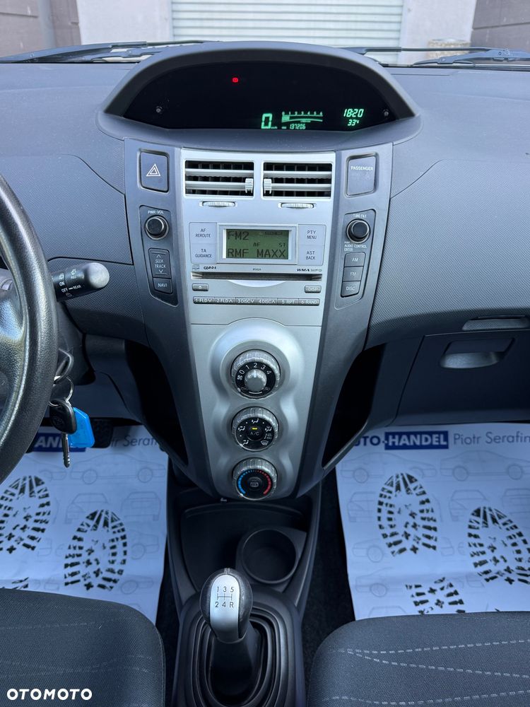 Toyota Yaris 1.3 Luna Premium - 28