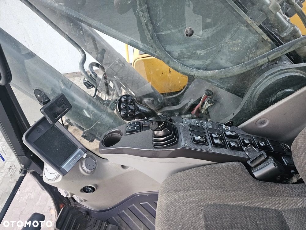 Volvo EC250 DL - 10