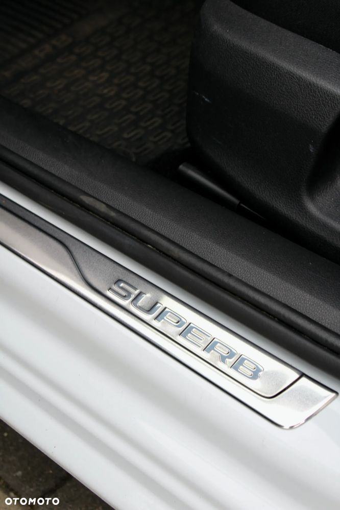 Skoda Superb 2.0 TSI Ambition DSG - 19