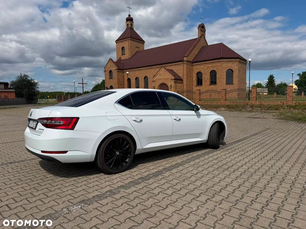 Skoda Superb 2.0 TDI Ambition DSG - 15