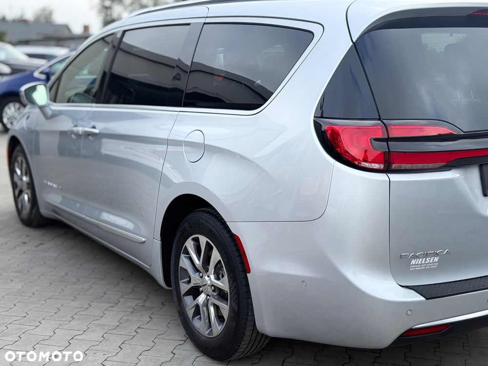 Chrysler Pacifica - 15
