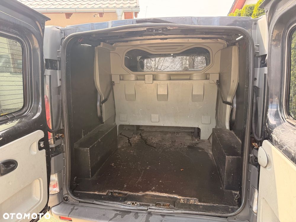 Opel Vivaro - 11