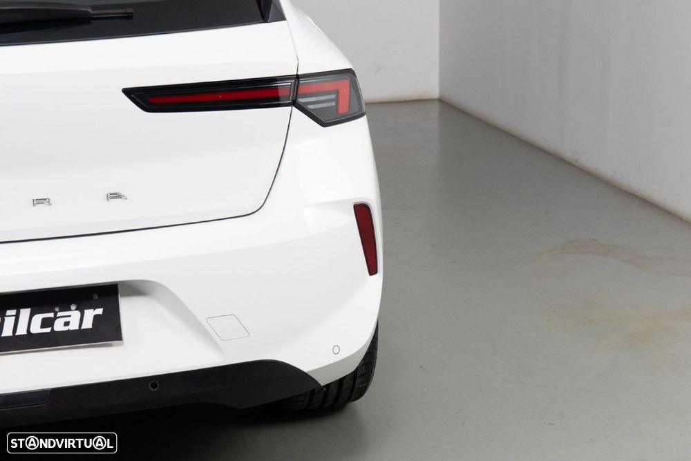 Opel Astra 1.2 T Edition Aut. - 16