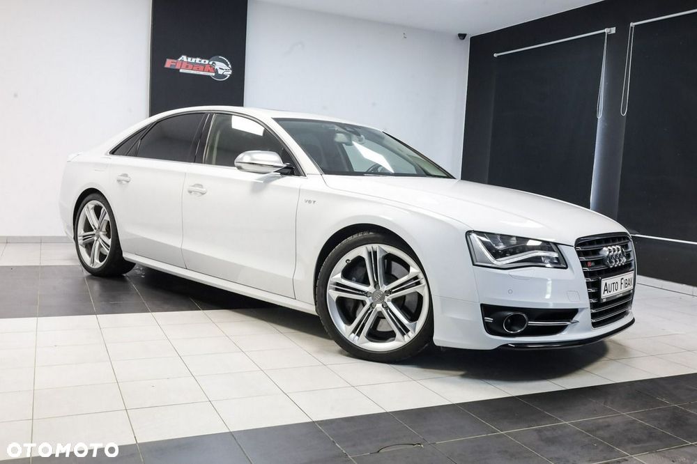 Audi S8 - 2