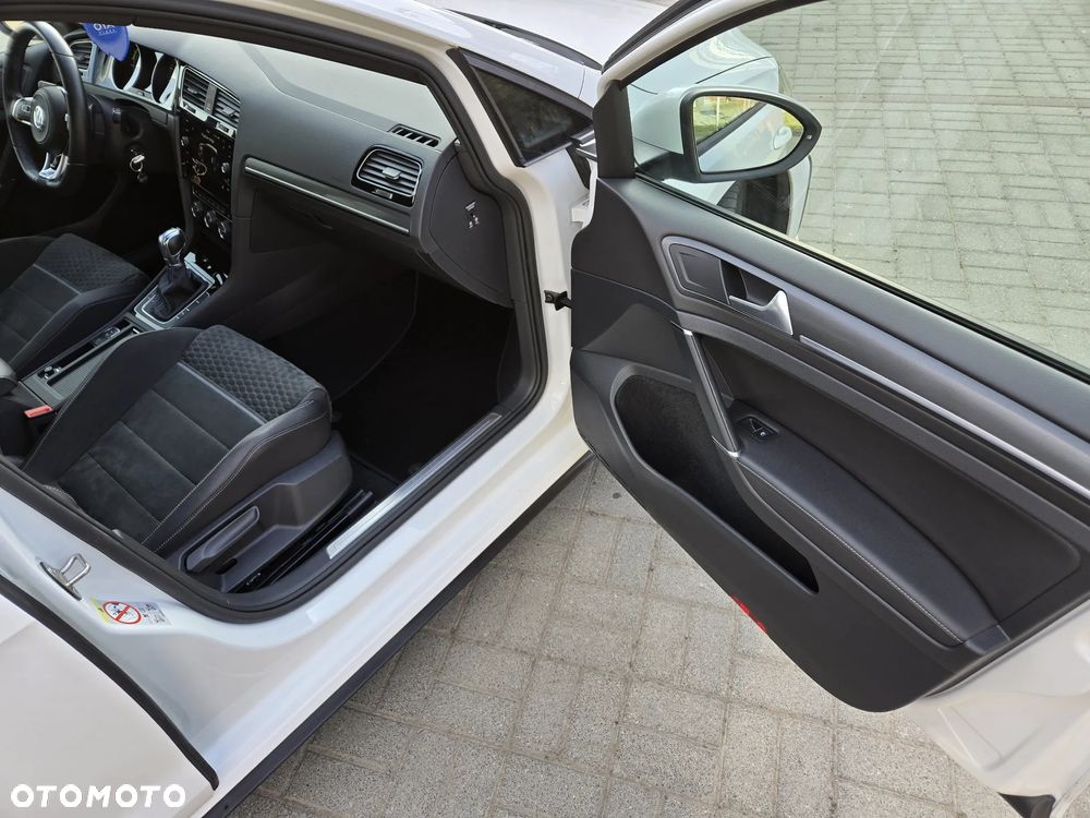 Volkswagen Golf - 18