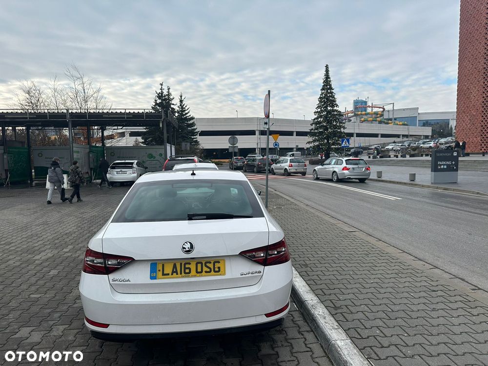 Skoda Superb 2.0 TDI L&K - 27