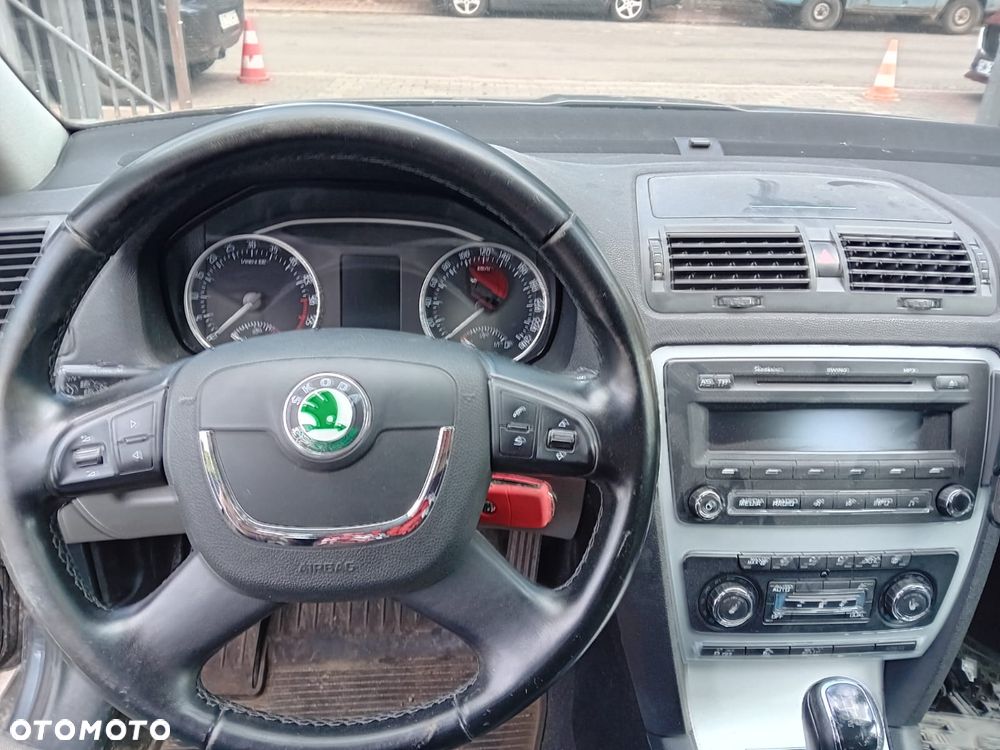 *SKODA OCTAVIA II LIFT* Samochód na części - 4