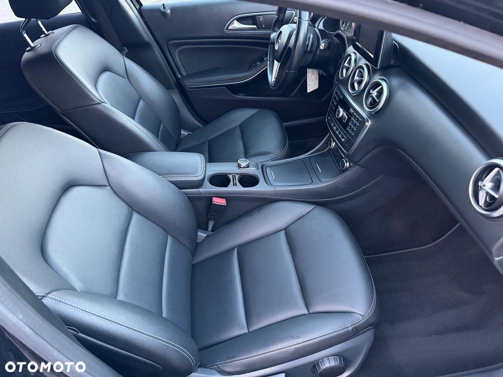 Mercedes-Benz Klasa A 180 7G-DCT - 16