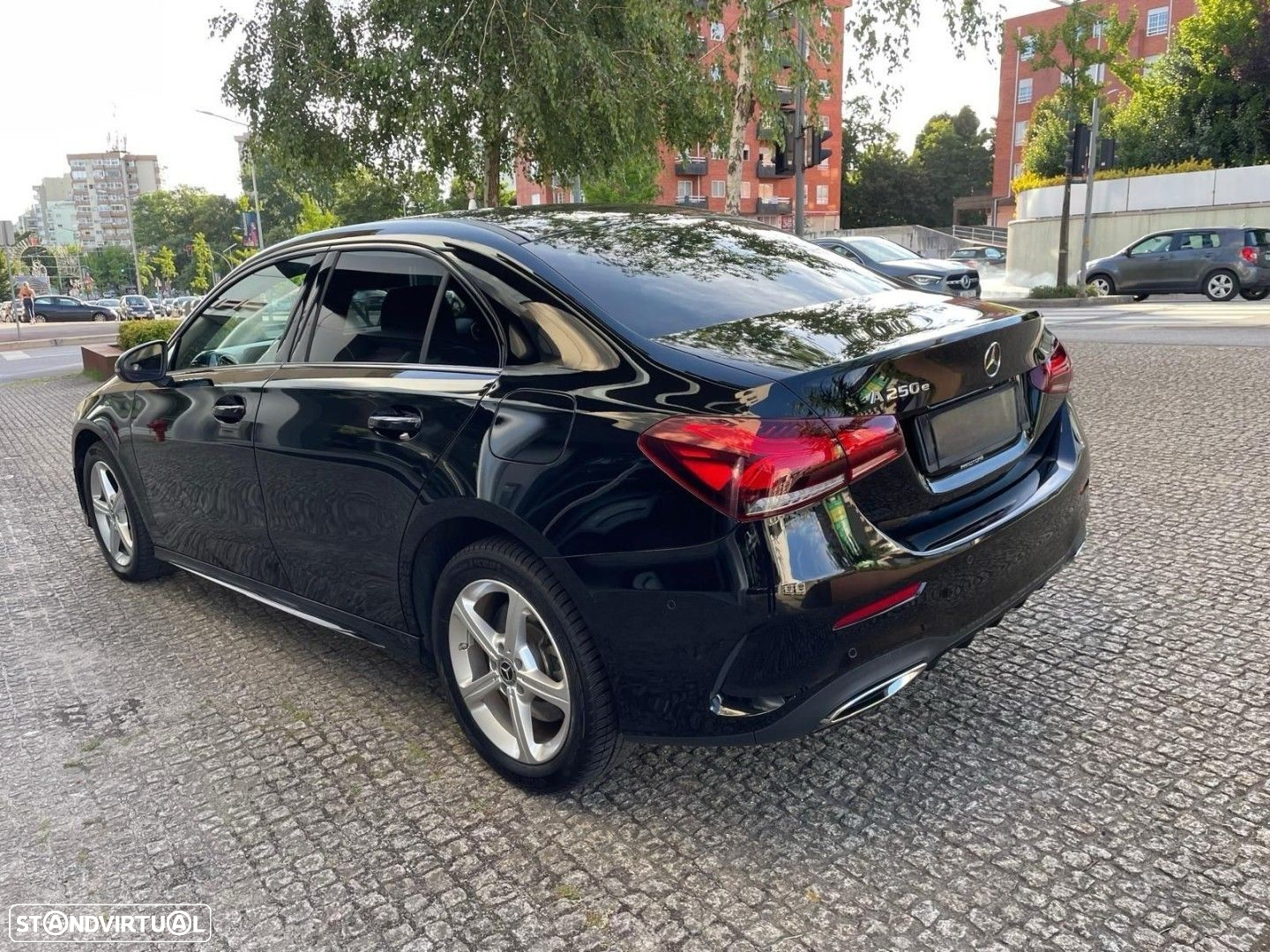 Mercedes-Benz A 250 Limousine e AMG Line - 5