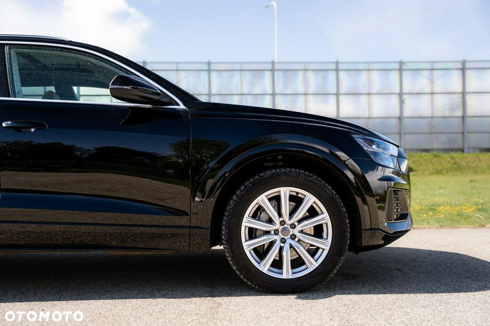 Audi Q8 - 8