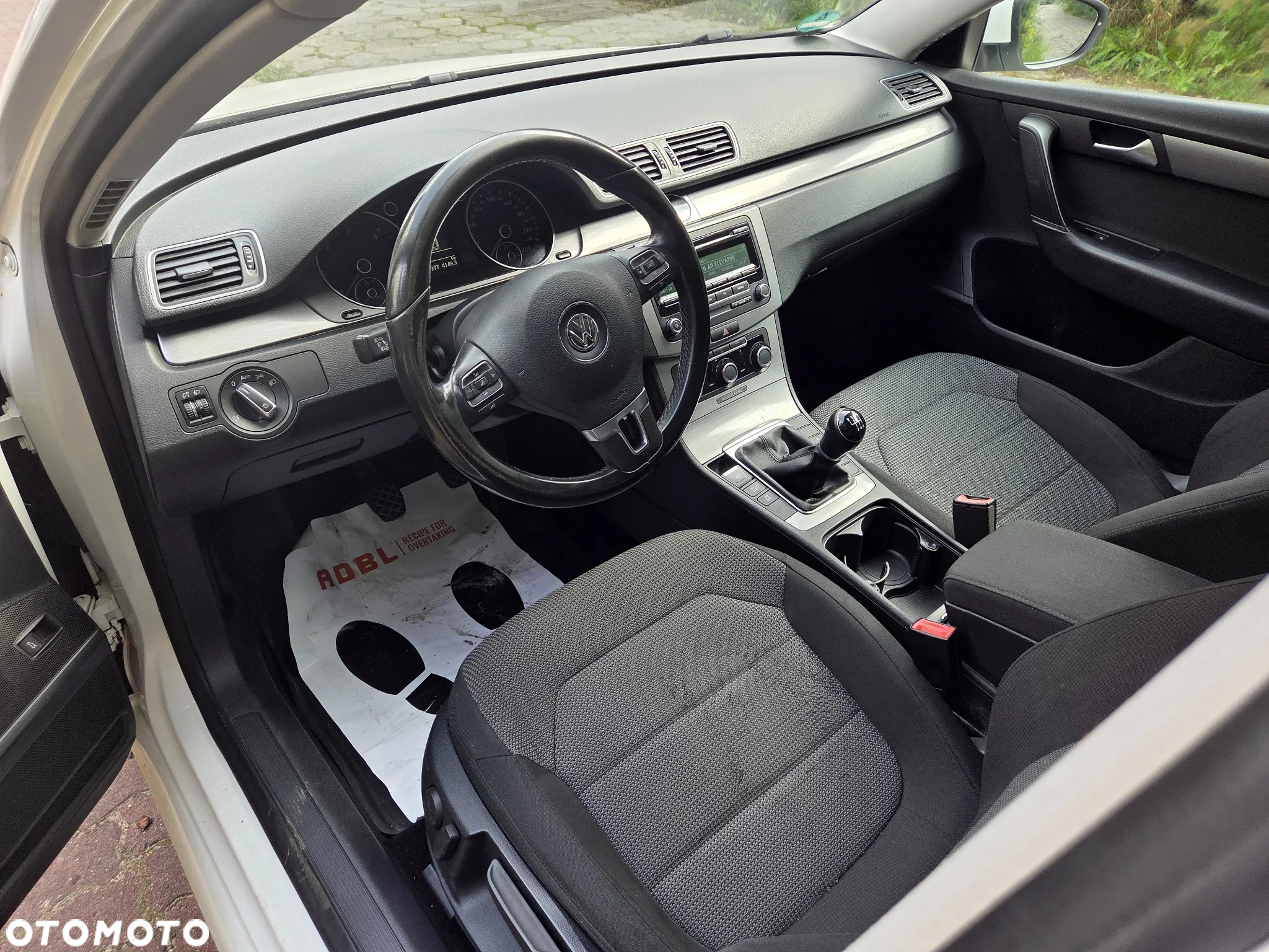 Volkswagen Passat - 11