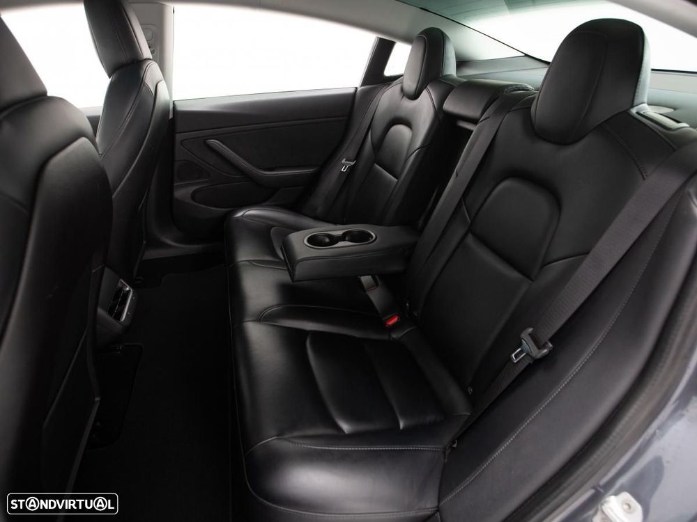 Tesla Model 3 - 11