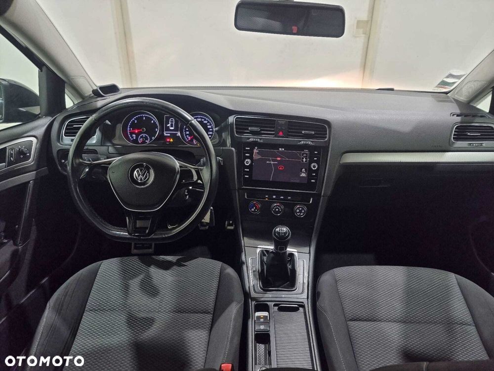 Volkswagen Golf - 15
