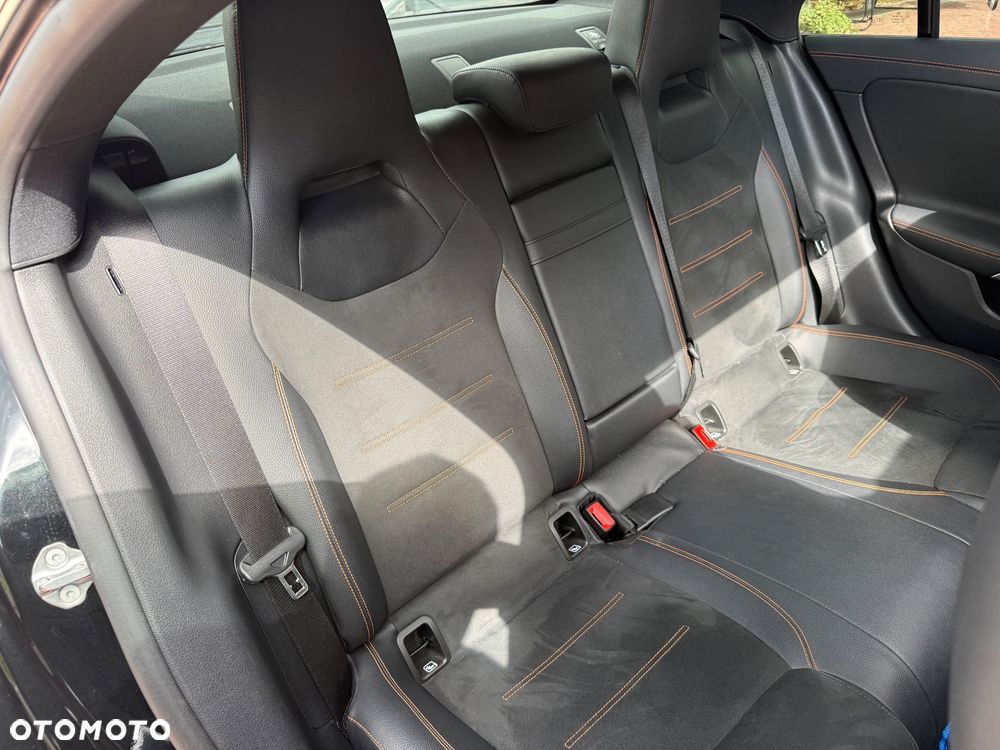 Mercedes-Benz CLA 250 4Matic 7G-DCT Edition 2020 - 19