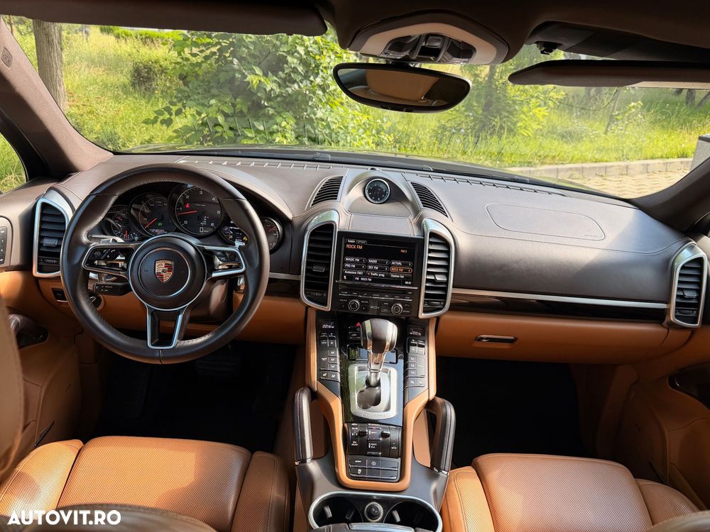 Porsche Cayenne 3.0 L - 13