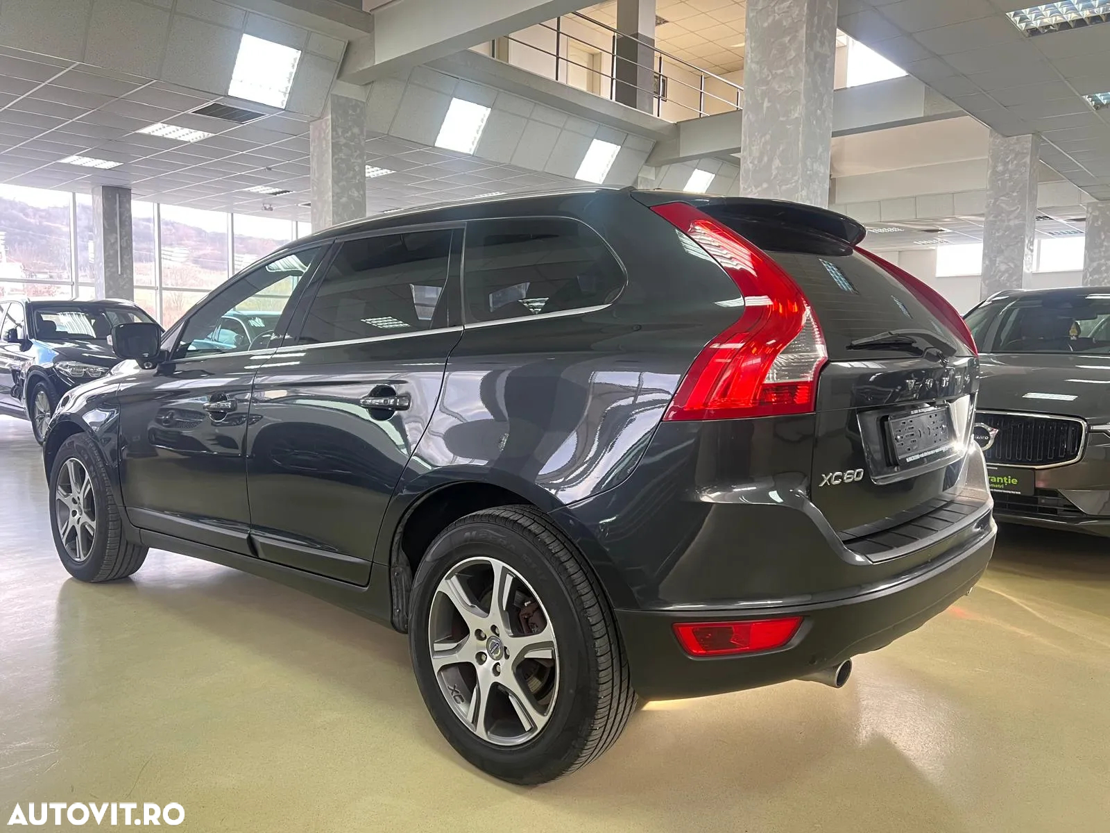 Volvo XC 60 D5 AWD Aut. RDesign - 11