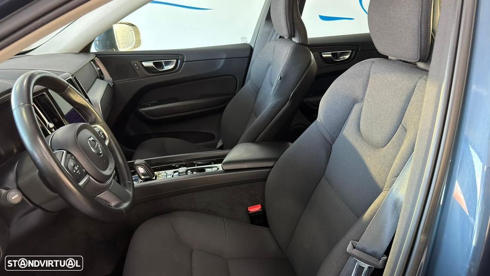 Volvo XC 60 2.0 B4 Momentum Plus Geartronic - 4