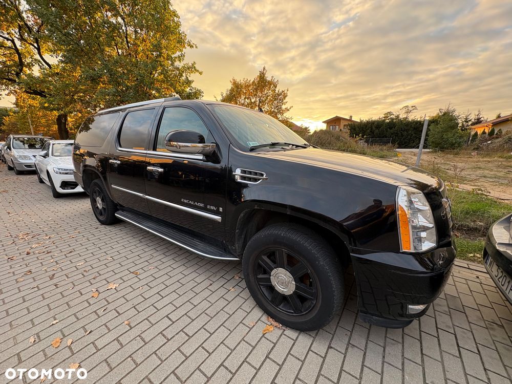 Cadillac Escalade - 4
