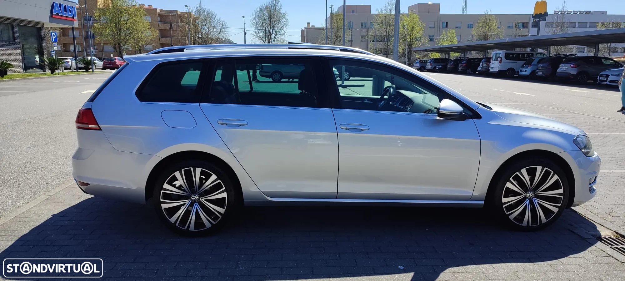 VW Golf Variant 2.0 TDi 4Motion BlueMotion Highline - 8