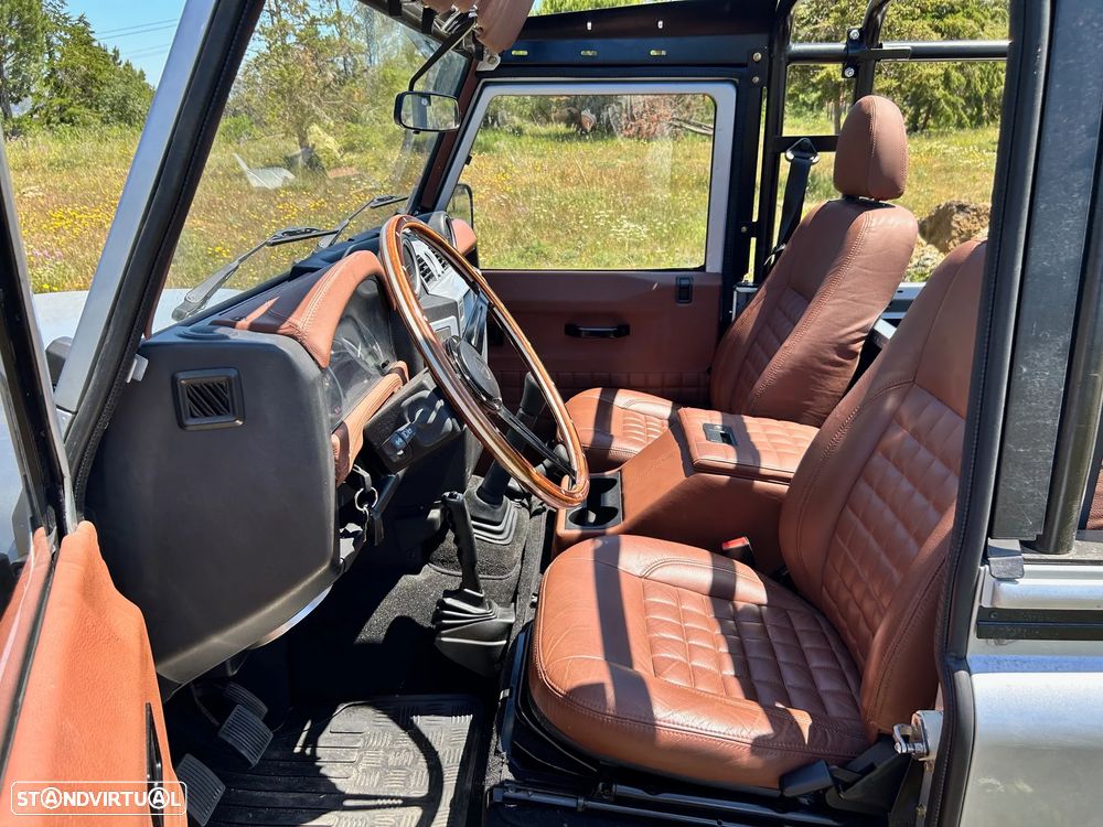 Land Rover Defender 90 2.4 CRD S - 29