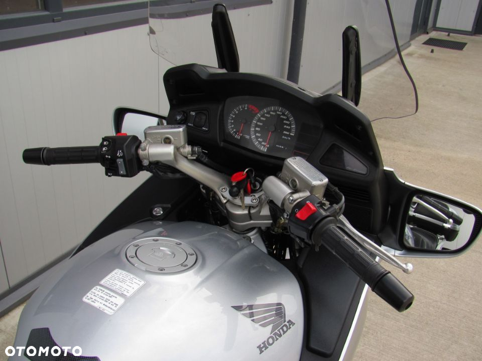 Honda ST - 5