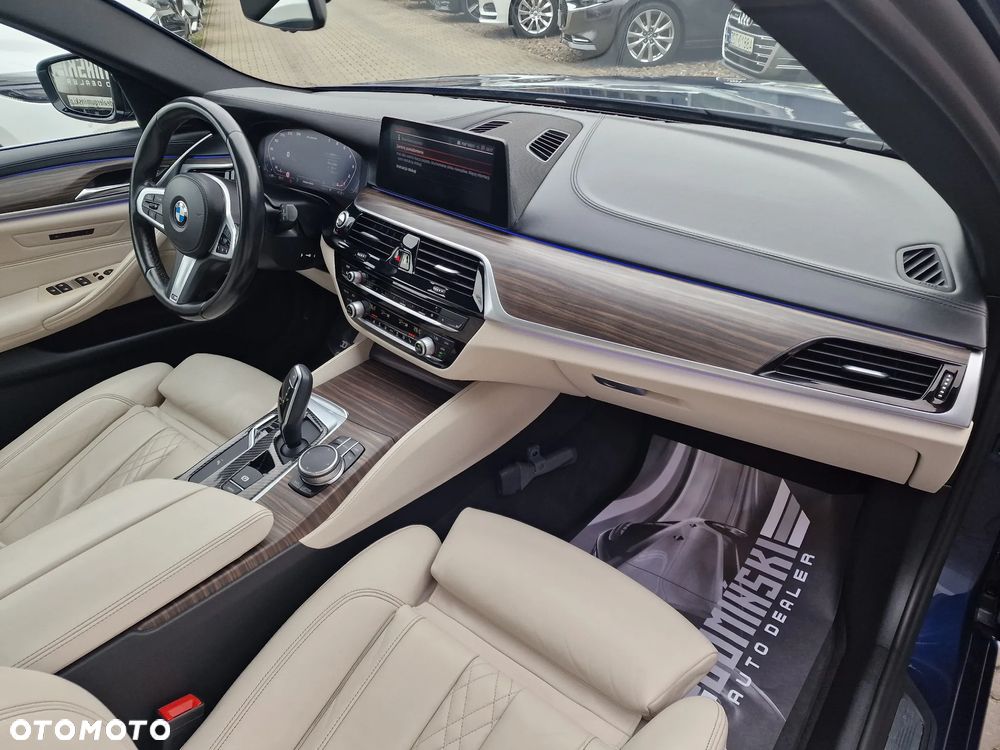 BMW Seria 5 520i M Sport Edition - 28