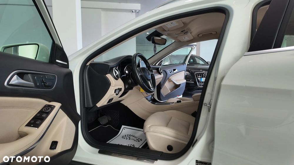 Mercedes-Benz GLA 250 4-Matic - 22