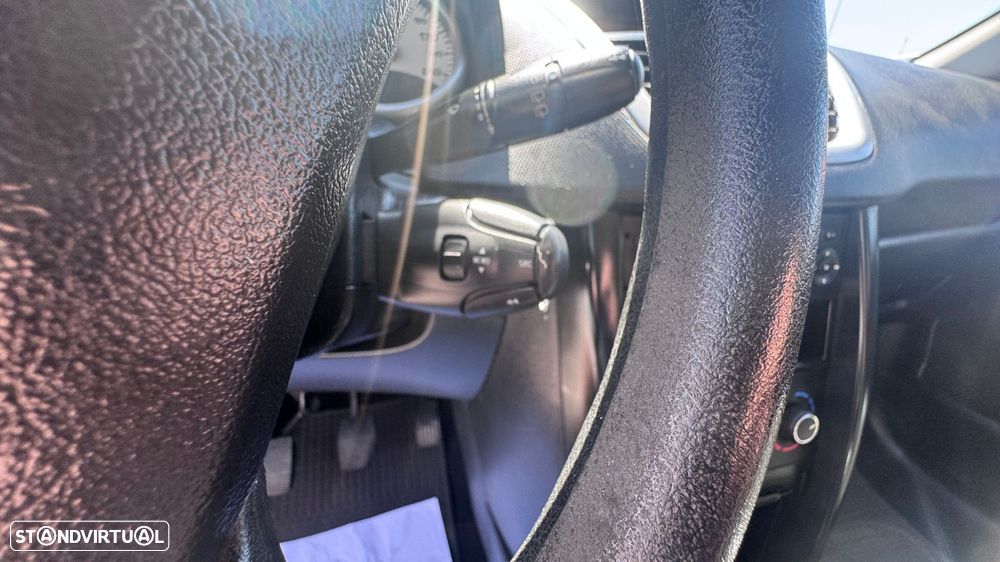 Peugeot 207 1.6 HDi Premium - 16