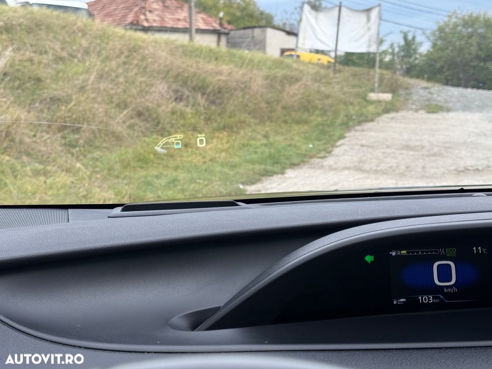 Toyota Prius 1.8 HSD Exclusive Plus - 7