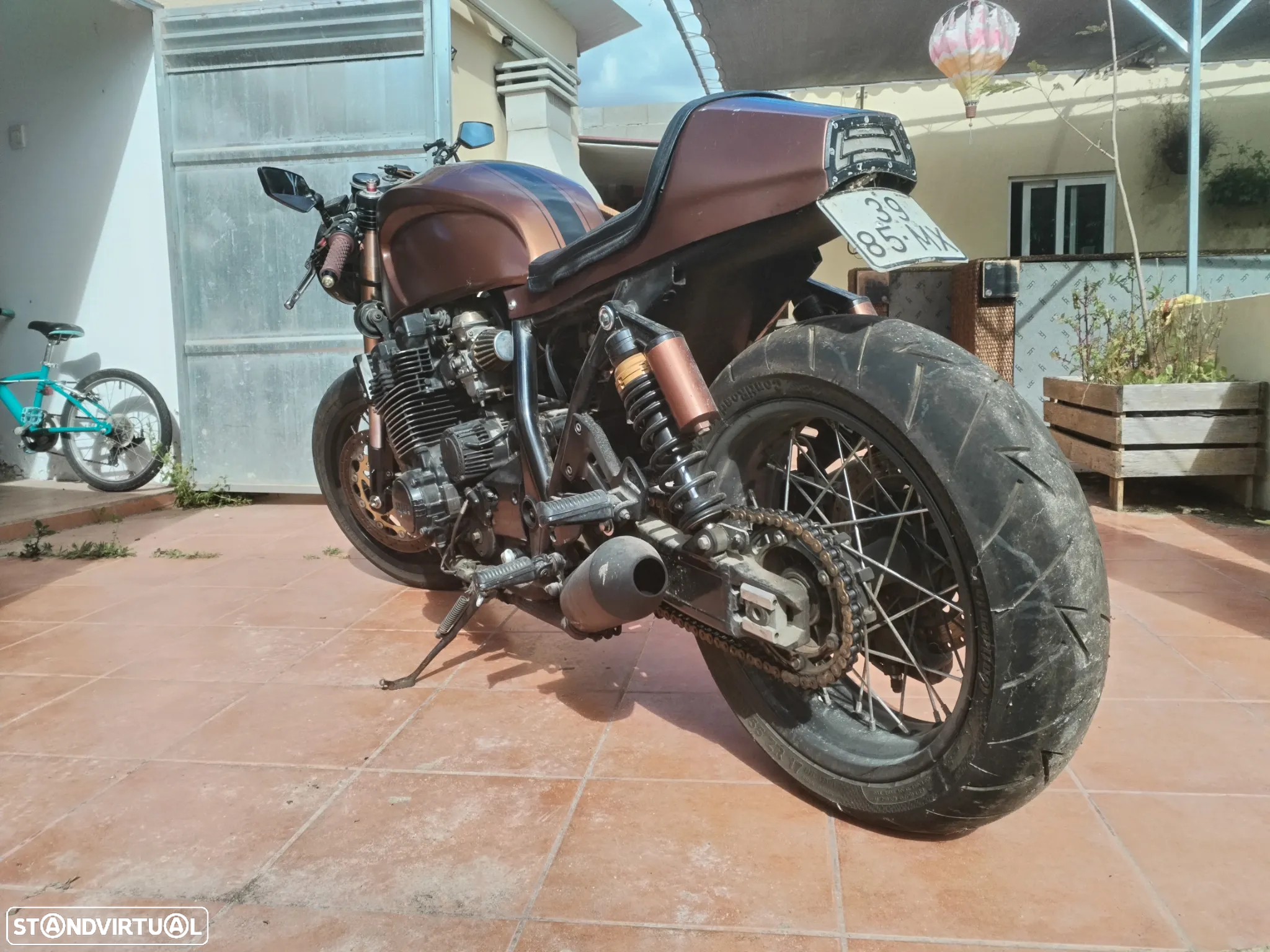 Yamaha XJR - 10