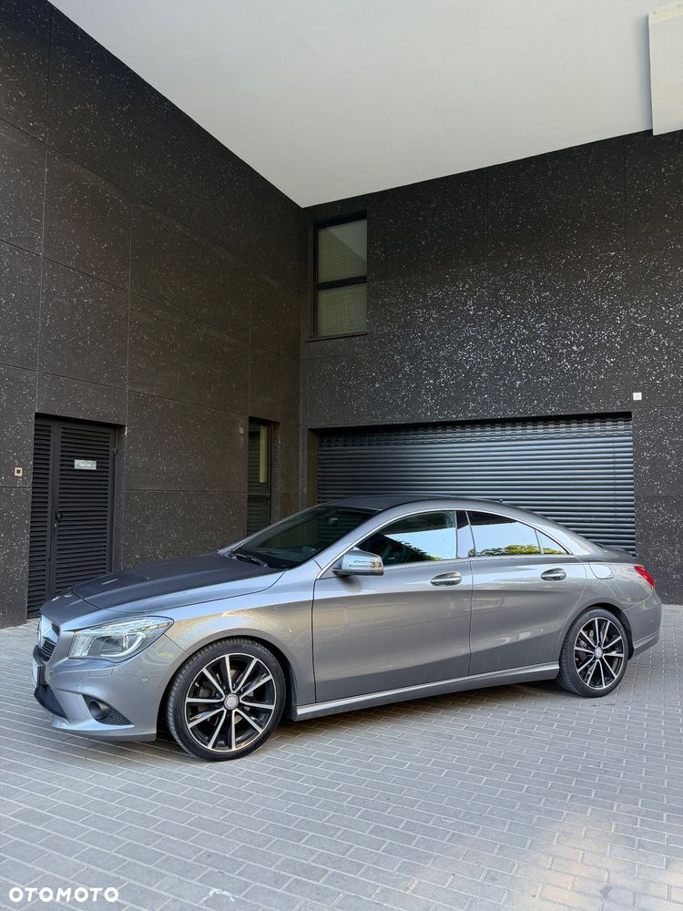 Mercedes-Benz CLA 220 d 4Matic 7G-DCT - 4