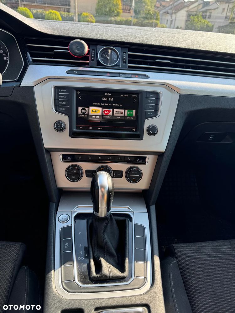 Volkswagen Passat 2.0 TDI SCR Comfortline DSG - 6