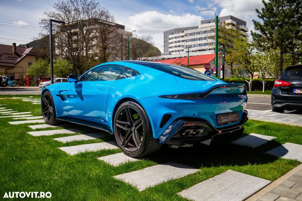 Aston Martin V8 Vantage Standard - 5