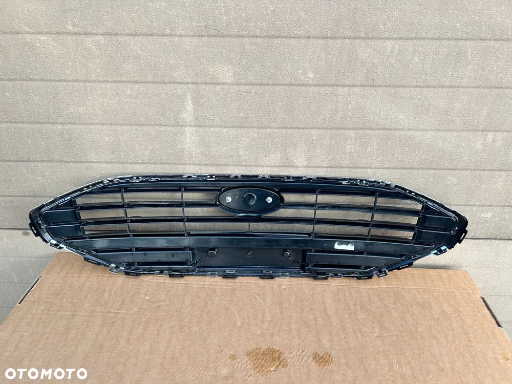 FORD FIESTA MK8 ATRAPA GRILL NX7B8200 - 4