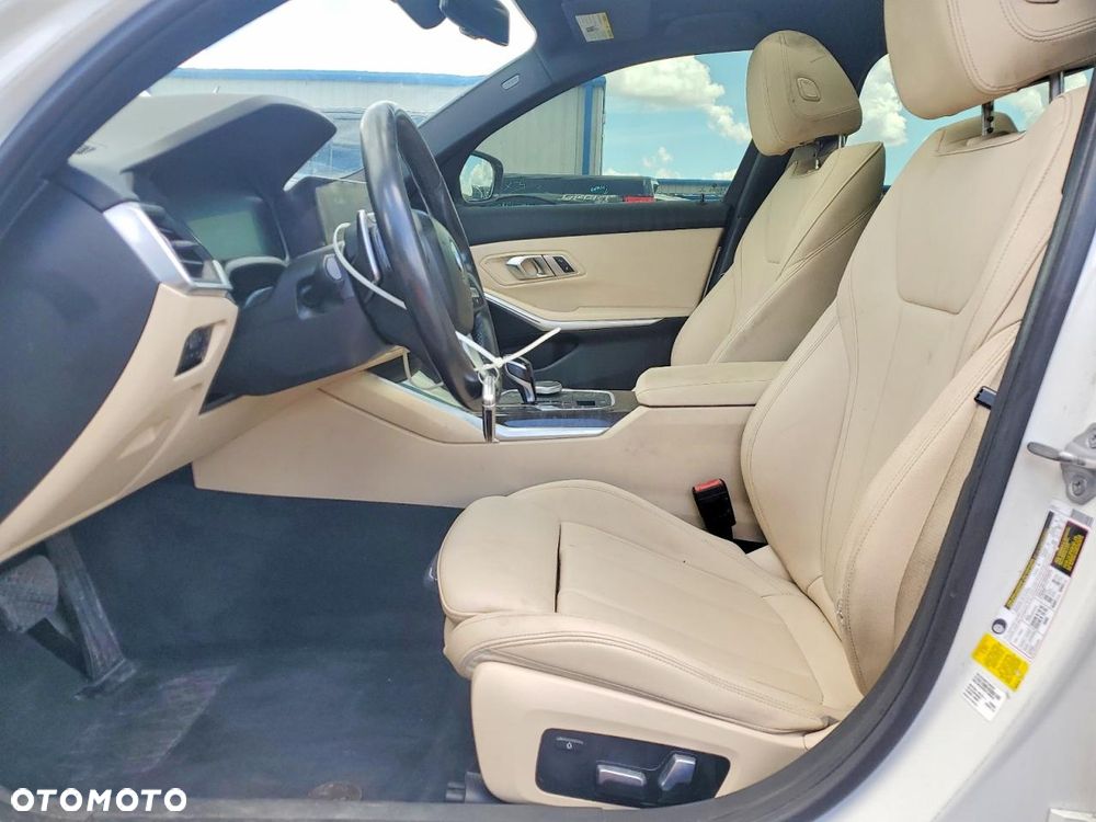 BMW Seria 3 330i - 8