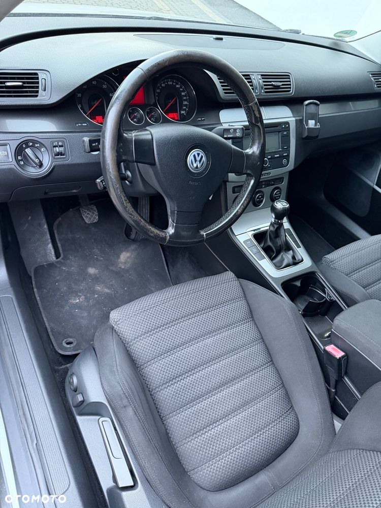 Volkswagen Passat - 19