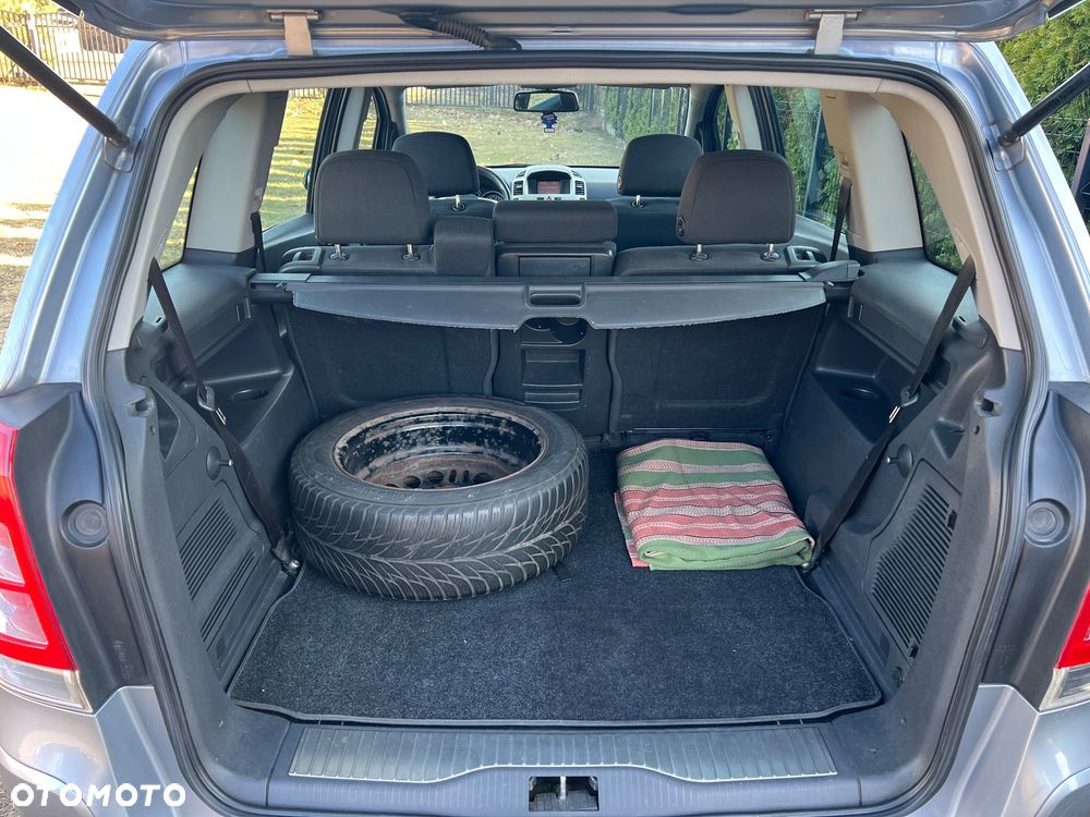 Opel Zafira 1.6 ecoFLEX Family - 40