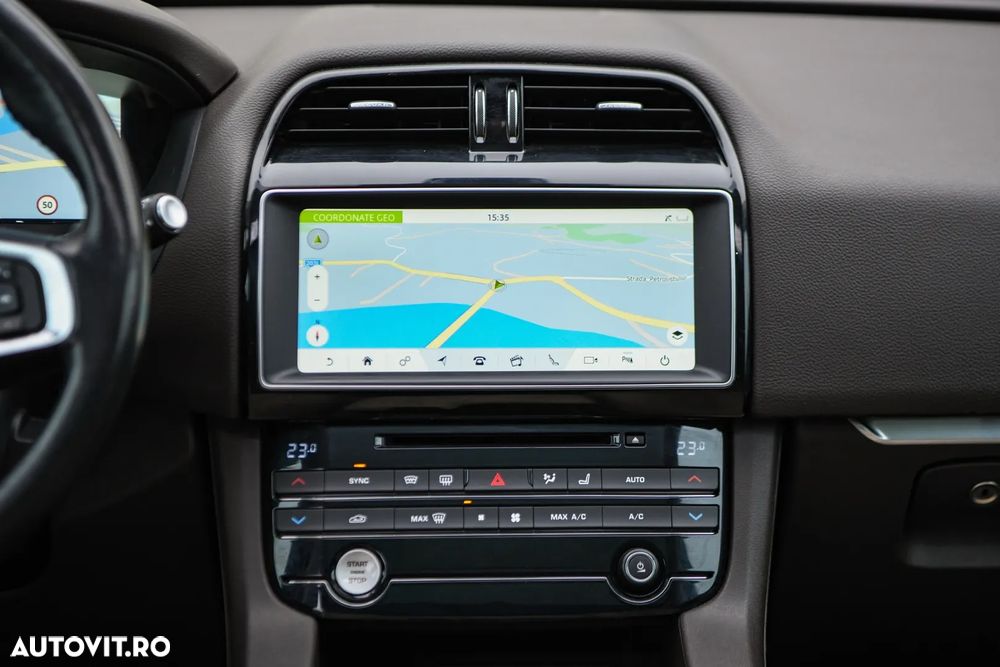 Jaguar F-Pace 25t AWD Portfolio - 10