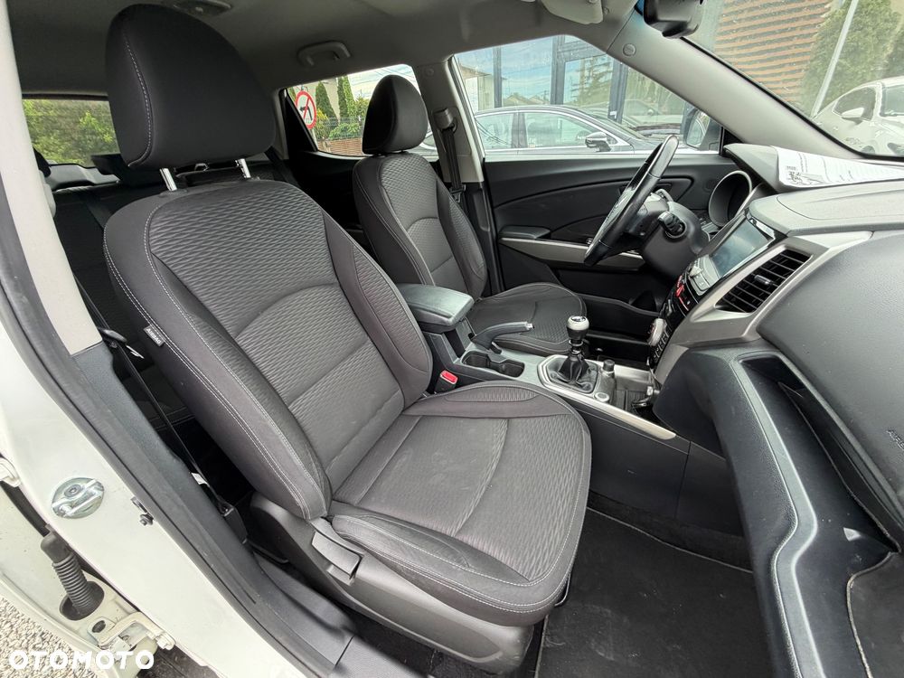 SsangYong/KGM Tivoli e-XGi 160 2WD Black+White - 36