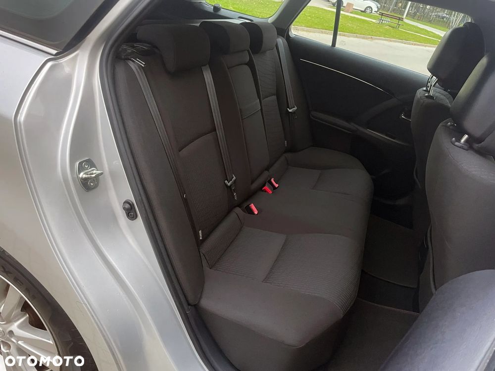 Toyota Avensis Touring Sports 1.8 Edition-S - 26