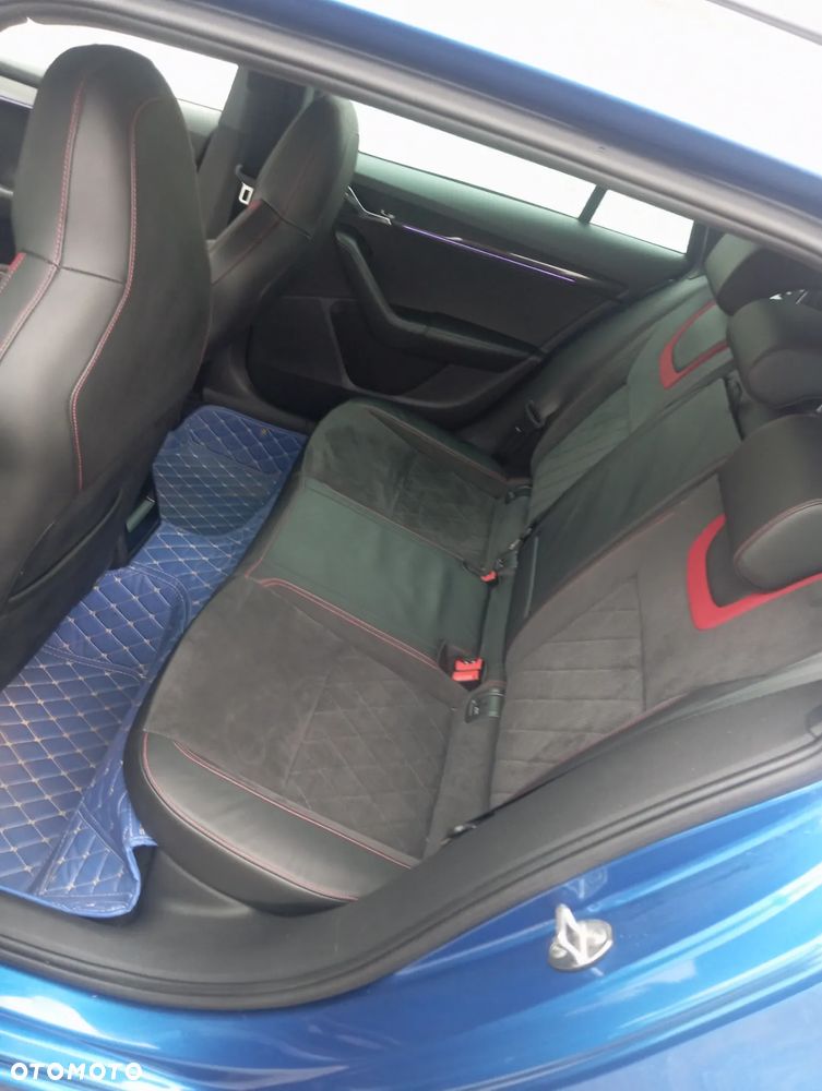 Skoda Octavia 2.0 TDI 4x4 DSG RS - 28