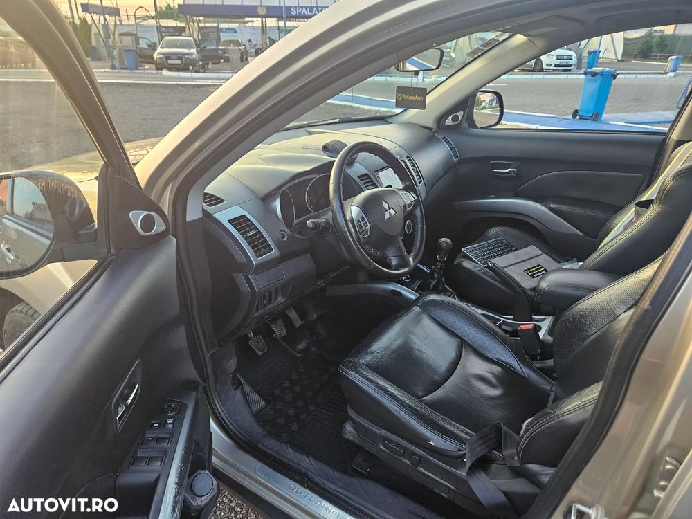 Mitsubishi Outlander 2.2 DI-D NAVI Instyle - 9