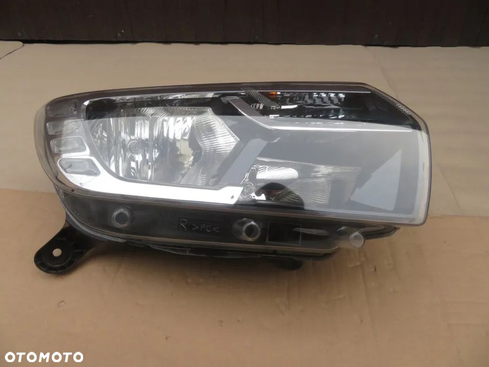REFLEKTOR PRAWY DACIA LOGAN II LIFT LED 17R- 260108435R KRAKÓW - 2
